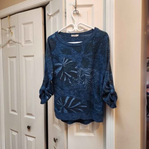 [M] ANGELA Blue Patterned Knit Top Women's Medium adjustable sleeves‎ - Picture 1 of 9